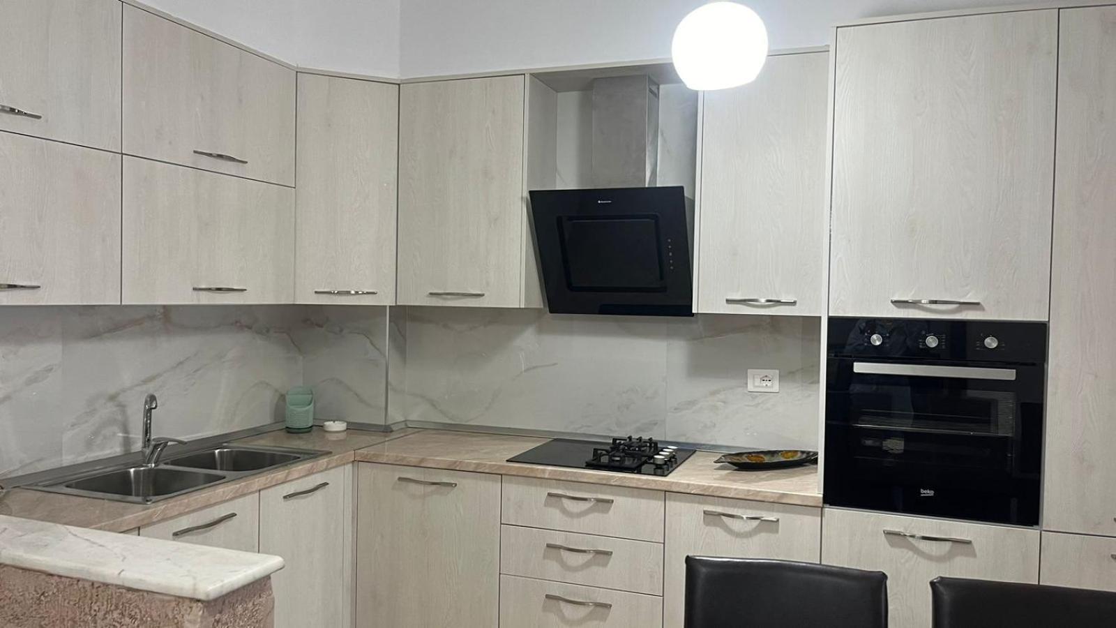 Visar Apartments Влёра Экстерьер фото