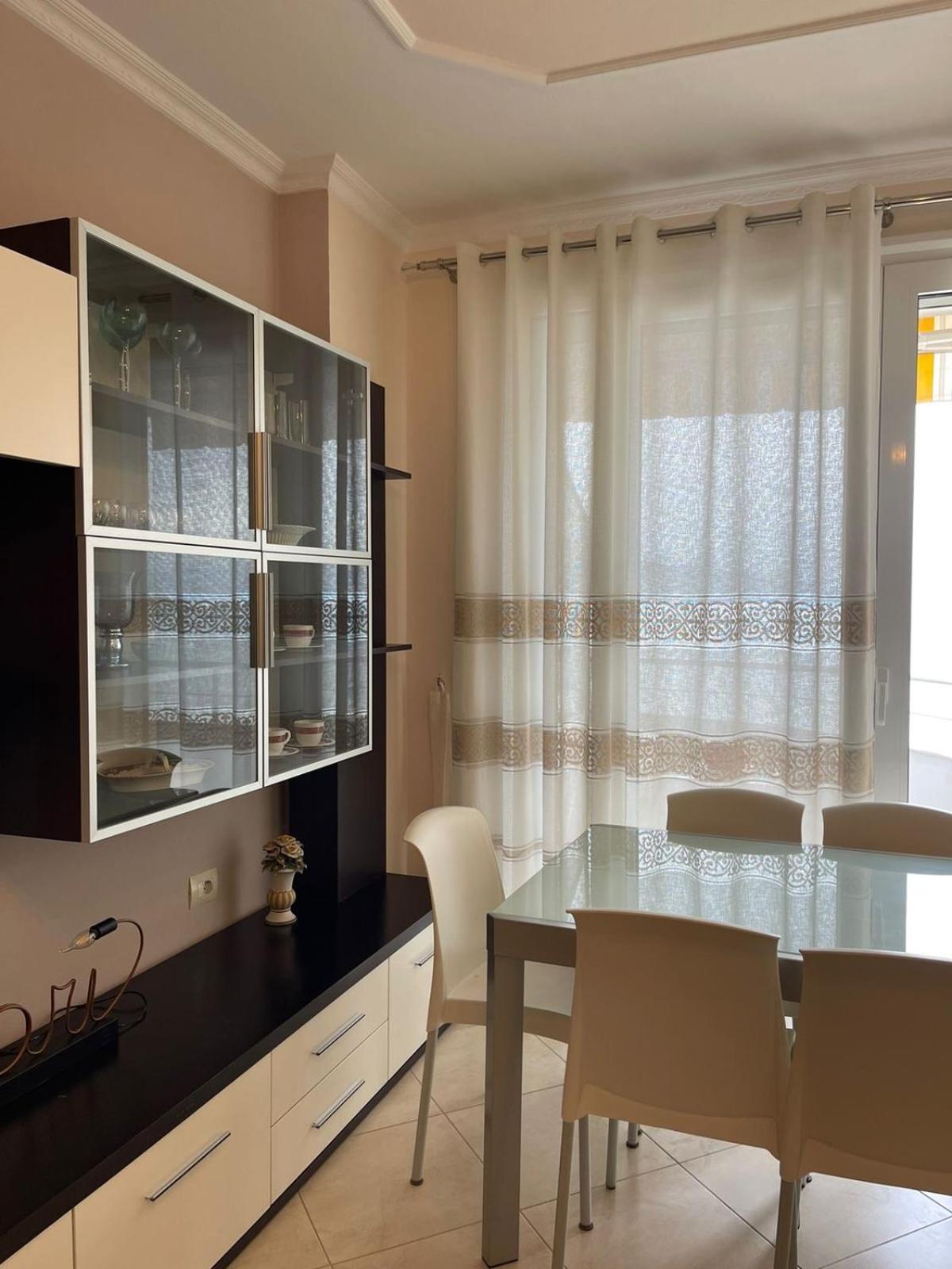Visar Apartments Влёра Экстерьер фото